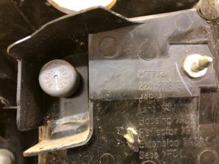 Фонарь наружный левый OUTLANDER XL 05-13