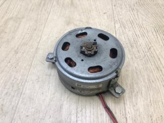 Мотор вентилятора охлаждения PASSAT B7 11-15 2012 2.5 CBUA