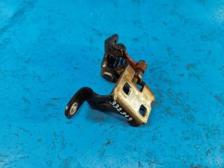 Петля двери нижняя задняя левая CHRYSLER SEBRING 06-10