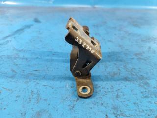 Петля двери нижняя передняя левая CHRYSLER SEBRING 06-10