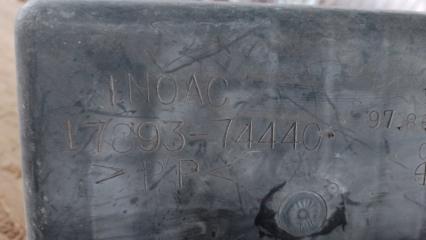 Резонатор воздушного фильтра TOYOTA AVENSIS 03-08