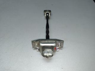 Ограничитель двери передний правый TOYOTA PRIUS C/AQUA 11-14 NHP10L 1NZ-FXE 1.5L
