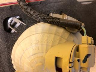 Фонарь внутренний левый COROLLA 150 06-13