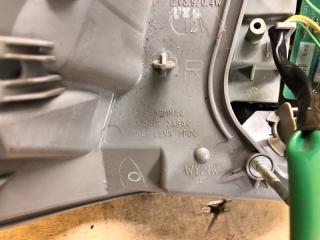 Фонарь наружный правый RX300/330/350/400 03-09