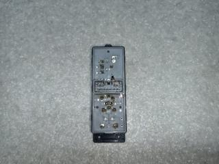 Кнопка стеклоподъемника передняя правая HYUNDAI SONATA YF 10-14