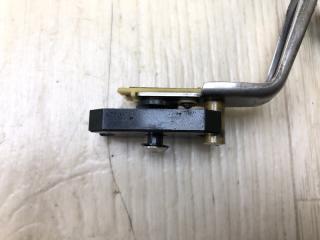 Датчик уровня масла в двигателе LS460 06-12 2011 USF40 4.6