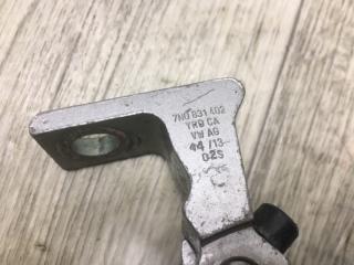 Петля двери верхняя задняя правая PASSAT B7 11-15