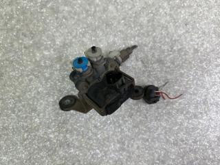 Клапан пневмоподвески передний LS400 94-00