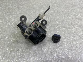 Клапан пневмоподвески передний LS430 00-06