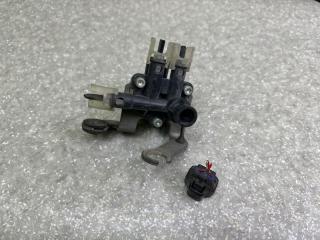 Клапан пневмоподвески передний LS430 00-06