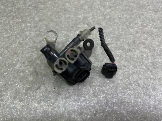 Клапан пневмоподвески передний LS430 00-06