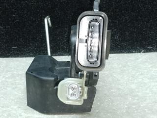 Замок крышки багажника RAV4 00-05