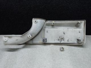 Накладка крышки багажника левая RAV4 05-12