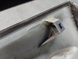 Накладка крышки багажника левая RAV4 05-12