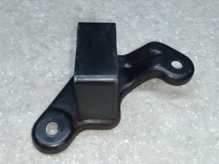 Крепление глушителя переднее X-TRAIL T30 01-07