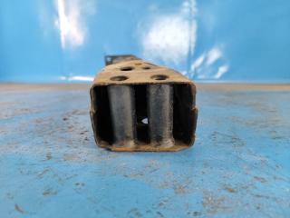 Кронштейн усилителя переднего бампера правый QASHQAI/ROGUE SPORT 14-