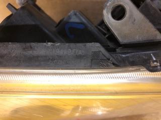 Фара правая AVENSIS 03-08