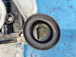 Стеклоподъемник задний правый PRIUS PLUS 11-14