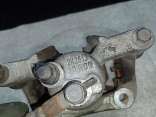 Суппорт тормозной задний правый VENZA 09-16 2009 3.5 2GR-FE