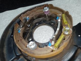 Тормозной механизм правый TOYOTA VENZA 09-16 3.5 2GR-FE