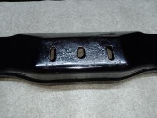 Балка под КПП H3 05-10 2006 L52 3.5 L