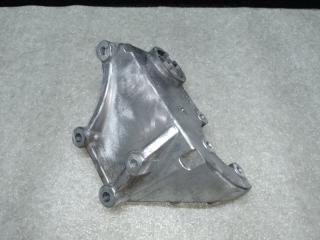 Кронштейн насоса ГУР H3 05-10 2006 L52 3.5 L