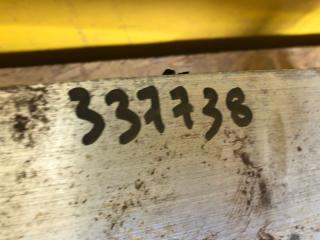 Усилитель переднего бампера CT200 17-