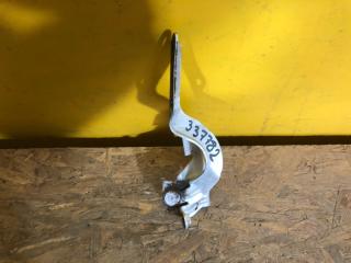 Петля капота левая LEXUS CT200 17- Б/У Петля капота левая LEXUS CT200 17-