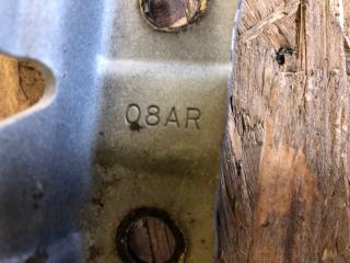 Петля капота правая CT200 17-