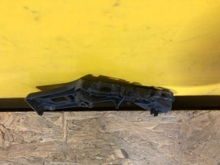 Кронштейн переднего бампера правый CT200 17-