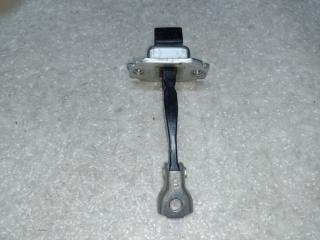 Ограничитель двери передний MITSUBISHI ASX / OUTLANDER SPORT 10-21 Б/У Ограничитель двери передний MITSUBISHI ASX / OUTLANDER SPORT 10-21