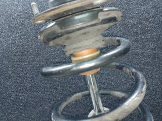 Амортизатор передний правый VENZA 09-16 2009 3.5 2GR-FE