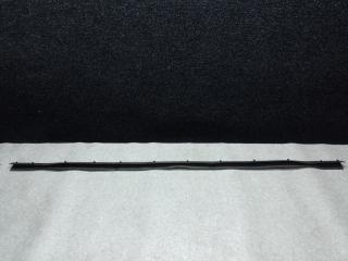 Уплотнитель капота передний HUMMER H3 05-10 2006