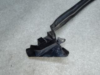 Уплотнитель капота задний HUMMER H3 05-10 L52 3.5 L