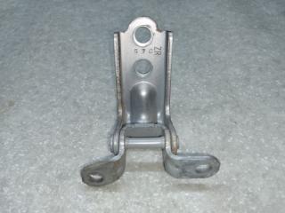 Петля двери нижняя задняя левая SUBARU FORESTER 12-19 2015