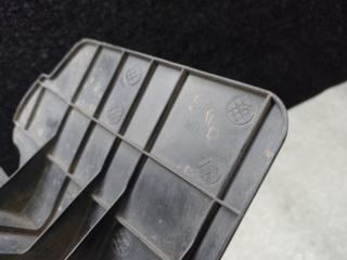 Дефлектор радиатора левый ELANTRA MD 10-15 2013 1.8 G4NB