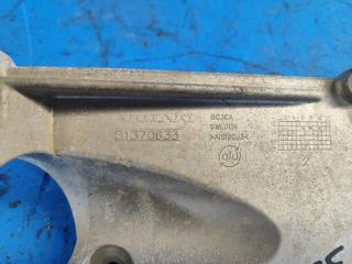 Кронштейн промежуточного вала XC70 07-16 B4204T11