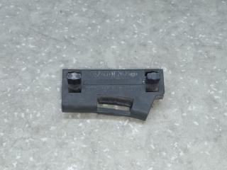 Кронштейн правый VOLVO XC70 07-16 Б/У Кронштейн правый VOLVO XC70 07-16