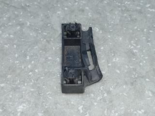 Кронштейн правый VOLVO XC70 07-16