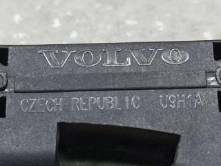 Кронштейн правый XC70 07-16