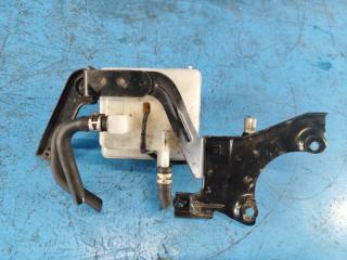 Бачок главного тормозного цилиндра PRIUS - 30 09-17