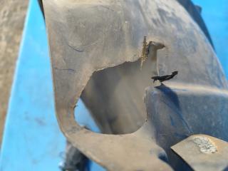 Подкрылок передний правый MUSTANG 15-