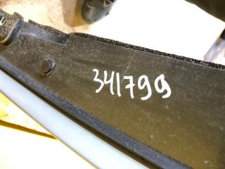 Пыльник крыла правый LEAF 18-