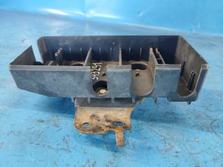 Кронштейн блока предохранителей MUSTANG 15-