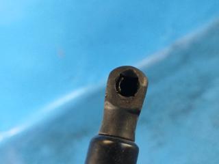 Амортизатор крышки багажника левый COMPASS 17-21 2018 2.4 EDD