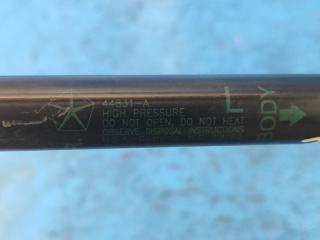 Амортизатор крышки багажника левый COMPASS 17-21 2018 2.4 EDD