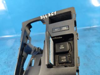 Пластик салона CT200 11-17 2012 1.8 2ZRFXE