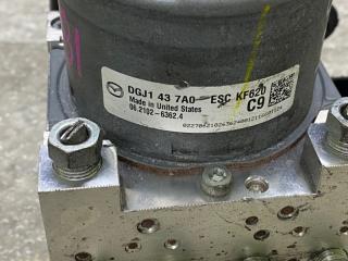 Блок ABS CX-30 19- 2021 2.5L