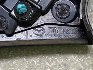 Накладка крышки багажника левая CX-30 19- 2021 2.5L