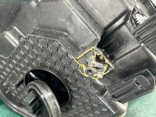 Фара правая UX 200 18-